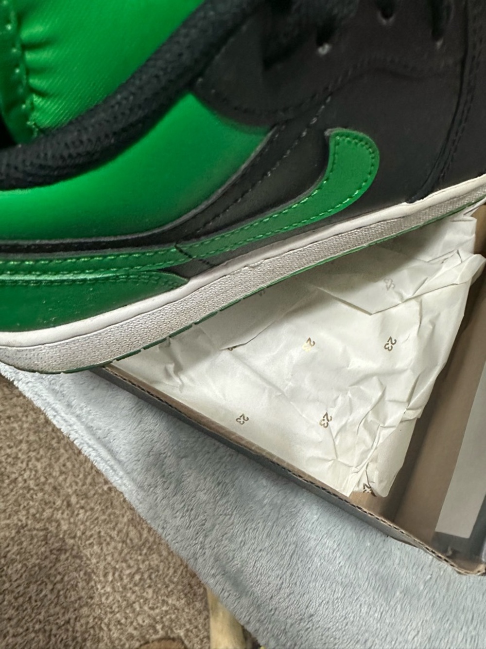 CLOSET CLOSING Jordan Air Jordan 1 Low GS Black Green White Sneakers - Picture 8 of 12